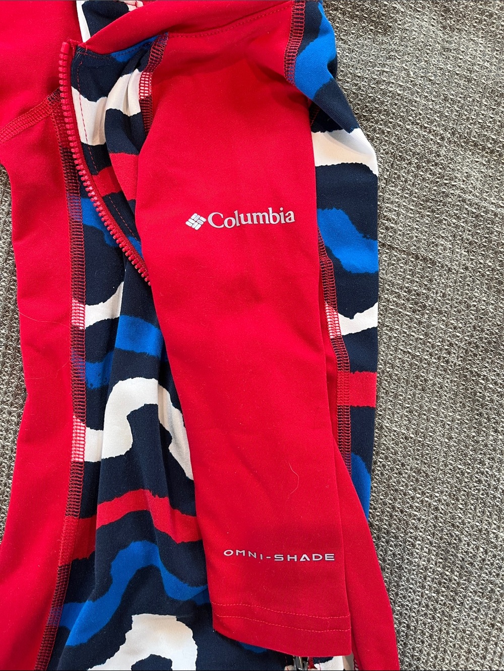 Columbia Red Long-Sleeve Kids Rashguard One-Piece with Blue & White Wave Pattern - Picture 4 of 4